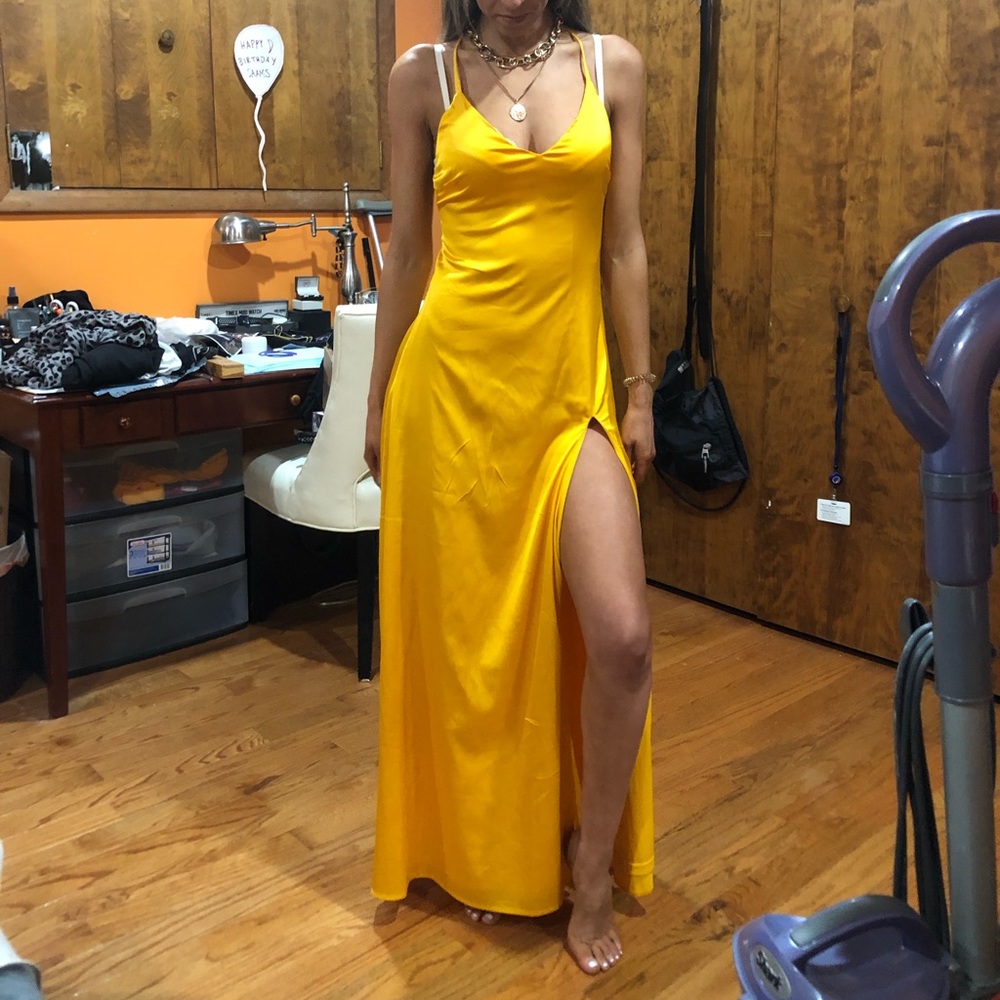 SOLD yellow slit gown xs 2 Nwt how to loose